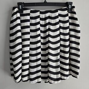 Banana Republic Pleated Flowy  Stripe Skirt Black & Ivory Size 6